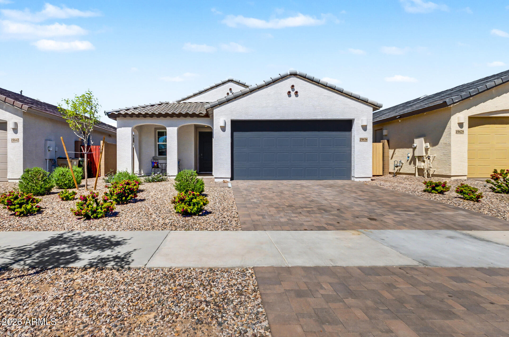 15634 W Winslow Avenue - Photo 0
