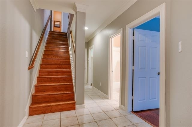 3951 N Hall Street - Photo 2