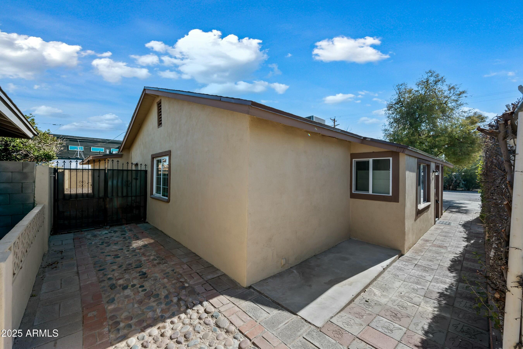 2601 N 51st Street - Photo 3