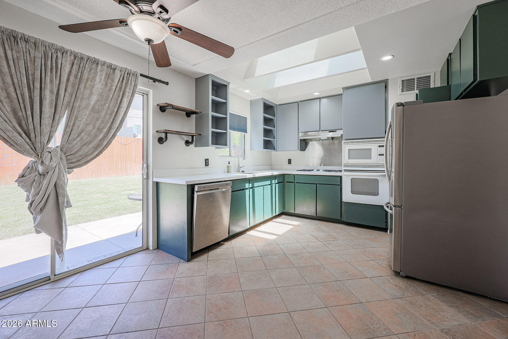 9854 N 1st Street - Photo 2