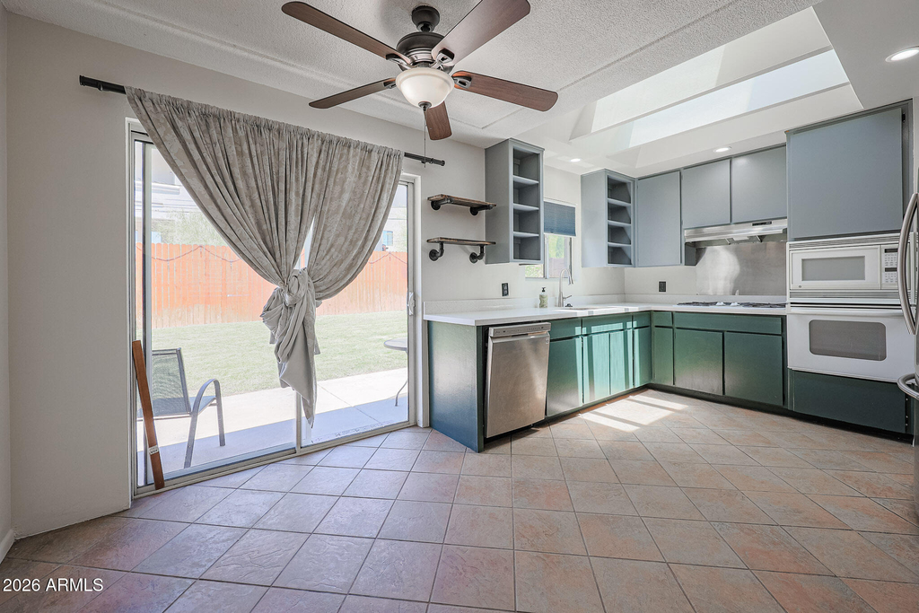 9854 N 1st Street - Photo 3