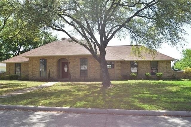 16 Lee Circle - Photo 0