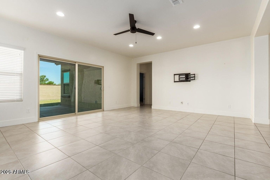 11018 E Thatcher Avenue - Photo 7