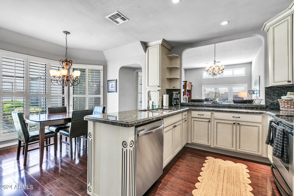 8889 E Meadow Hill Drive - Photo 10