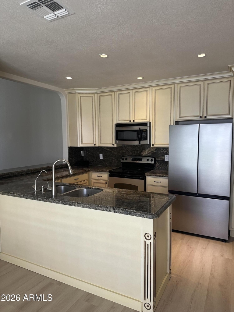 8889 E Meadow Hill Drive - Photo 38