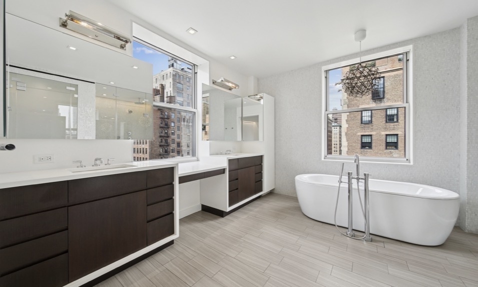East 80th Street - Photo 17