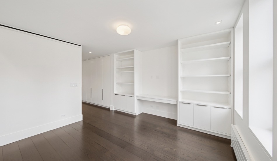 East 80th Street - Photo 15