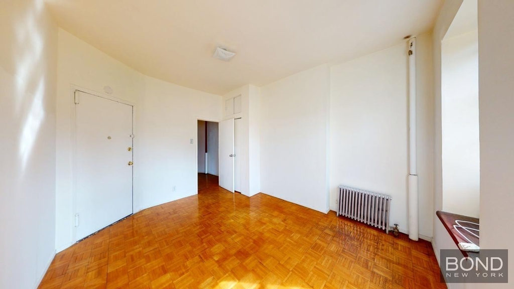 325 East 89th Street - Photo 2