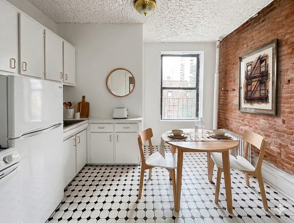 325 East 89th Street - Photo 7