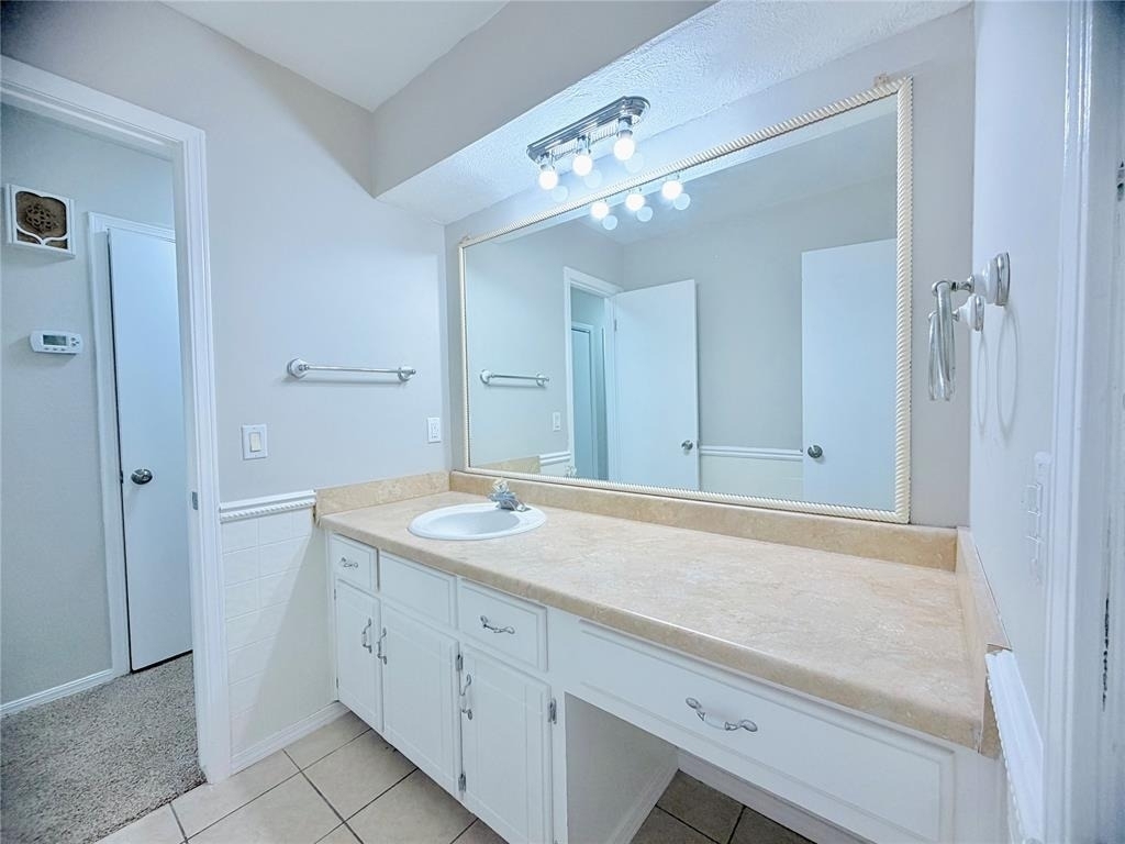 121 W Vail Drive - Photo 18