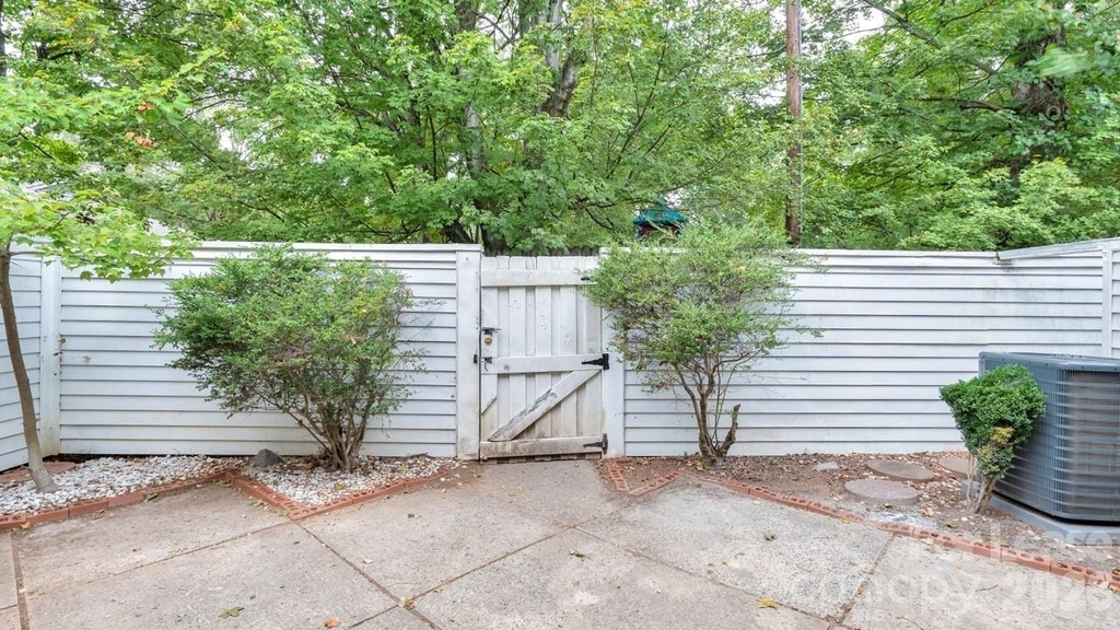 6927 Stonington Lane - Photo 22