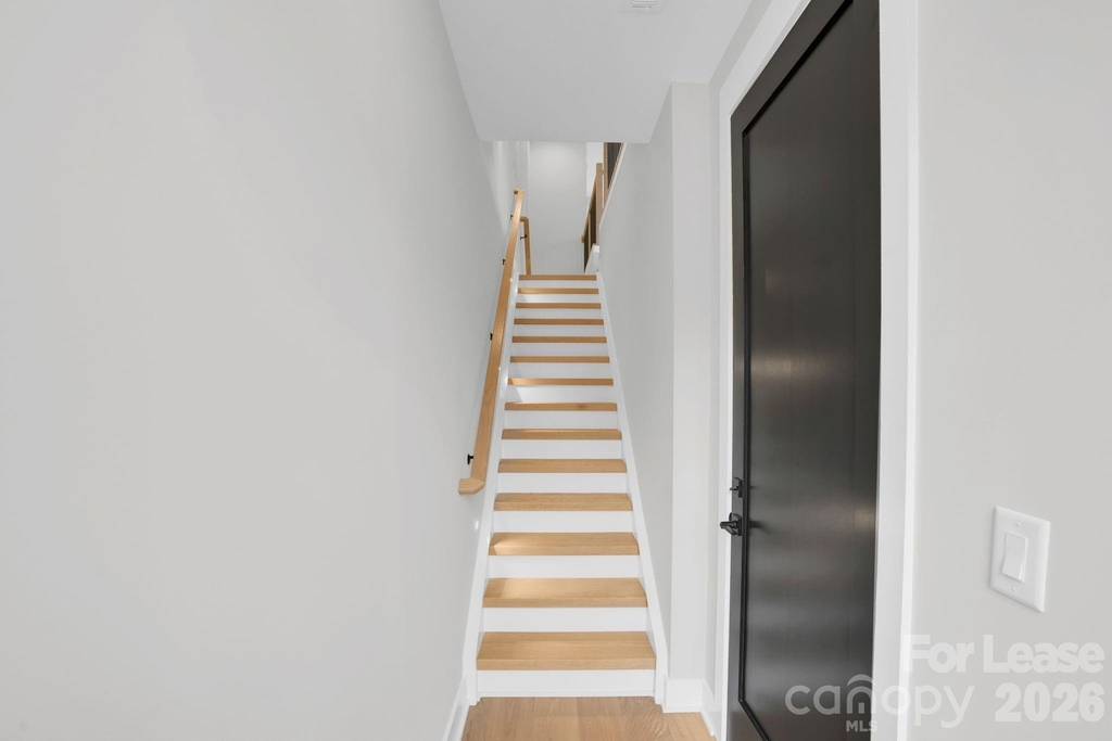 142 Mattoon Street - Photo 2