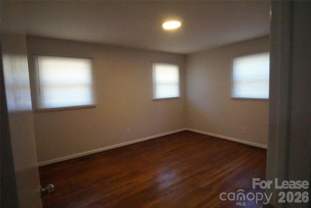 130 31st Avenue Nw - Photo 7