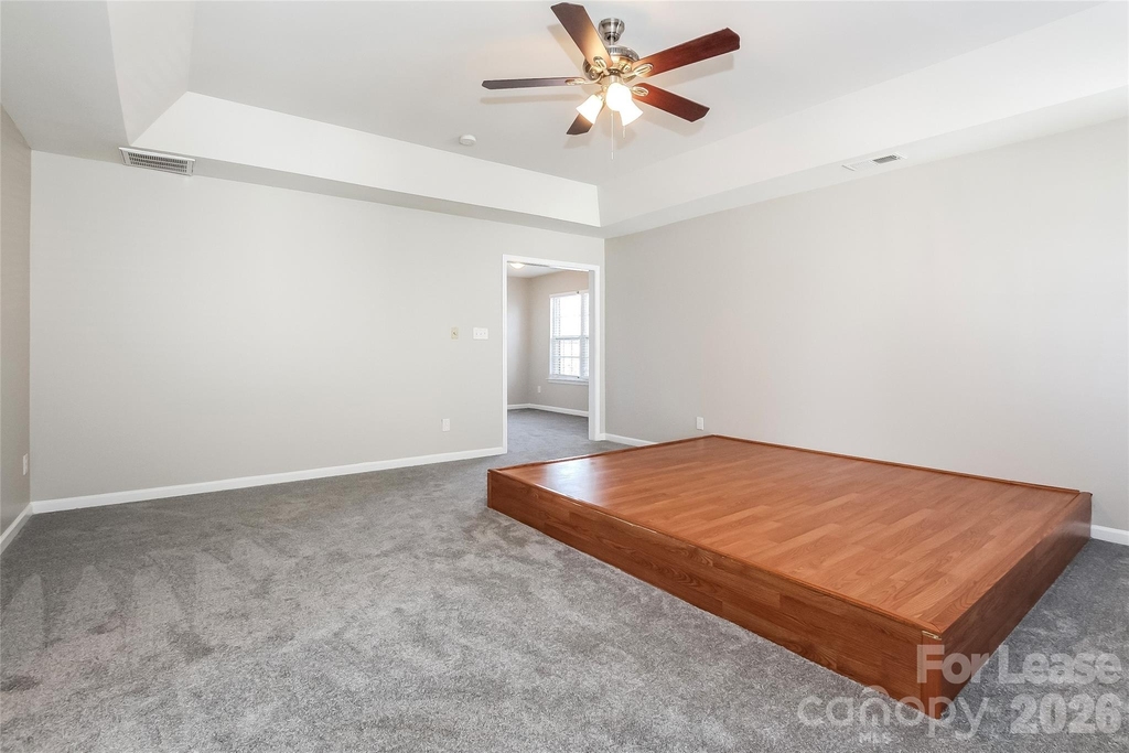 10202 Hawkeye Drive - Photo 7