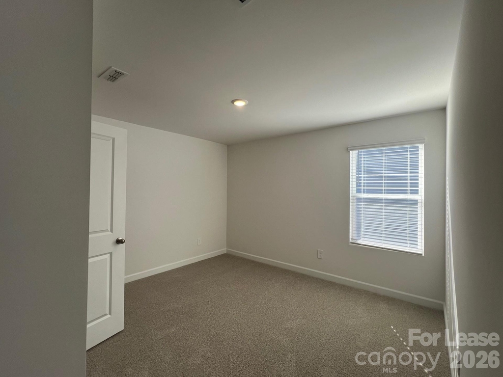 1548 31st Street Ne - Photo 8