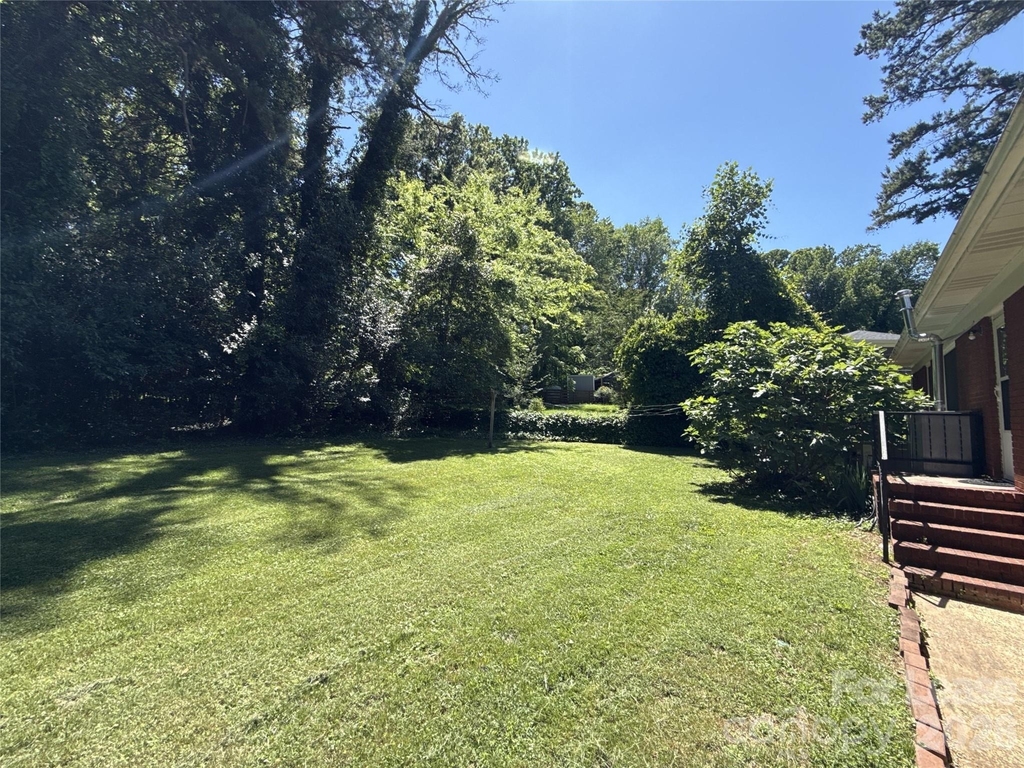 932 Hickory Nut Street - Photo 17