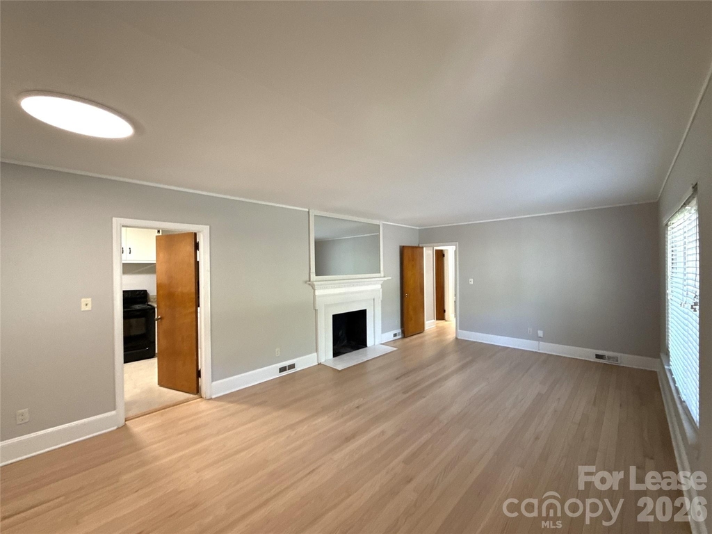 932 Hickory Nut Street - Photo 2