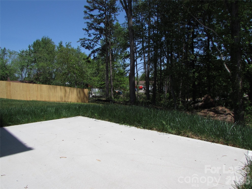 1094 20th Street Ne - Photo 10
