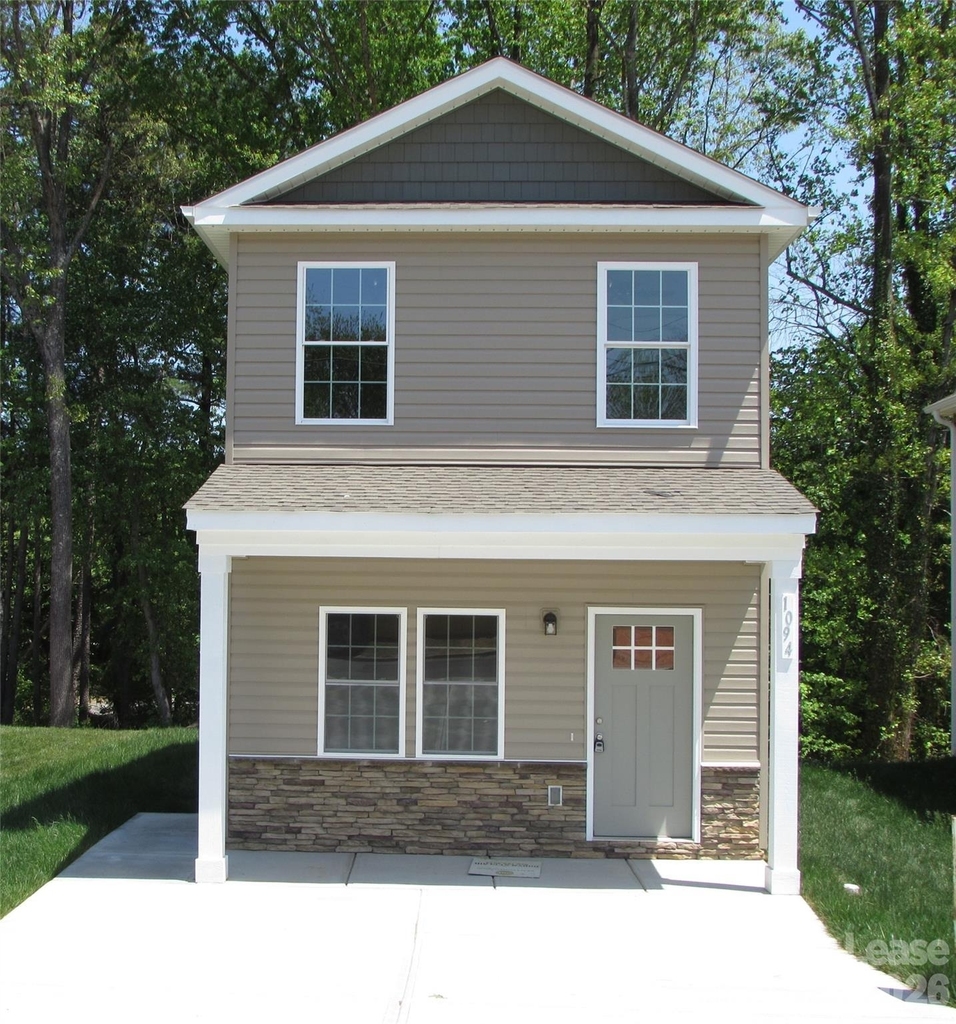 1094 20th Street Ne - Photo 0