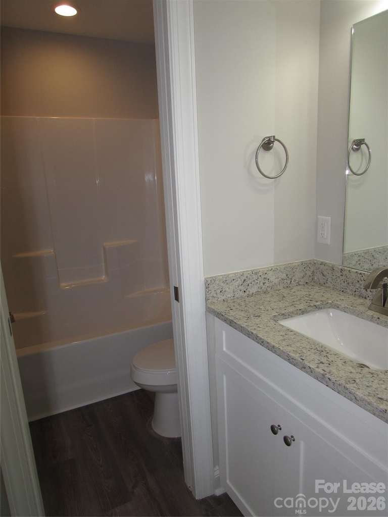 1094 20th Street Ne - Photo 6