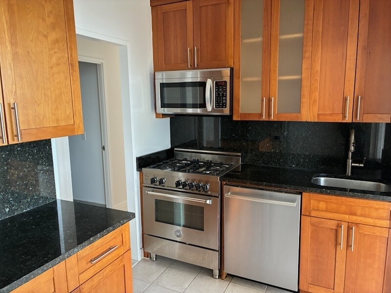 81st Street & West End Avenue - Photo 1