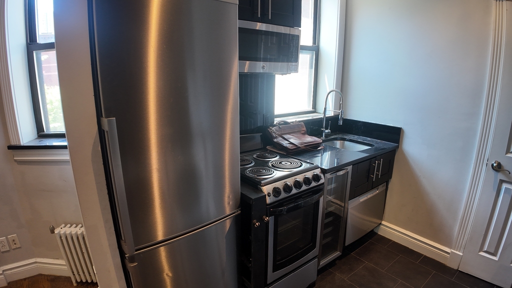 49th St & 10th Avenue - Photo 3