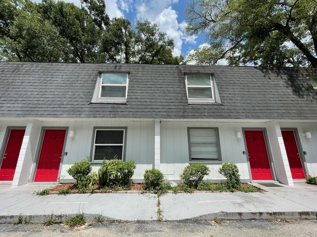 1231 Sw 61st Terrace - Photo 0