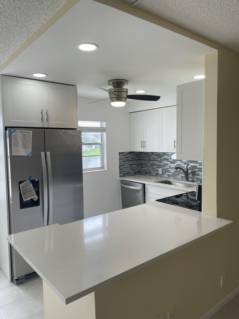 67 Fanshaw B - Photo 1