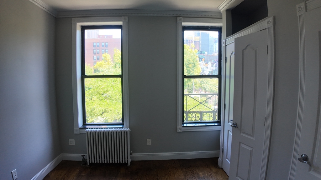 48th St & 10th Avenue - Photo 5