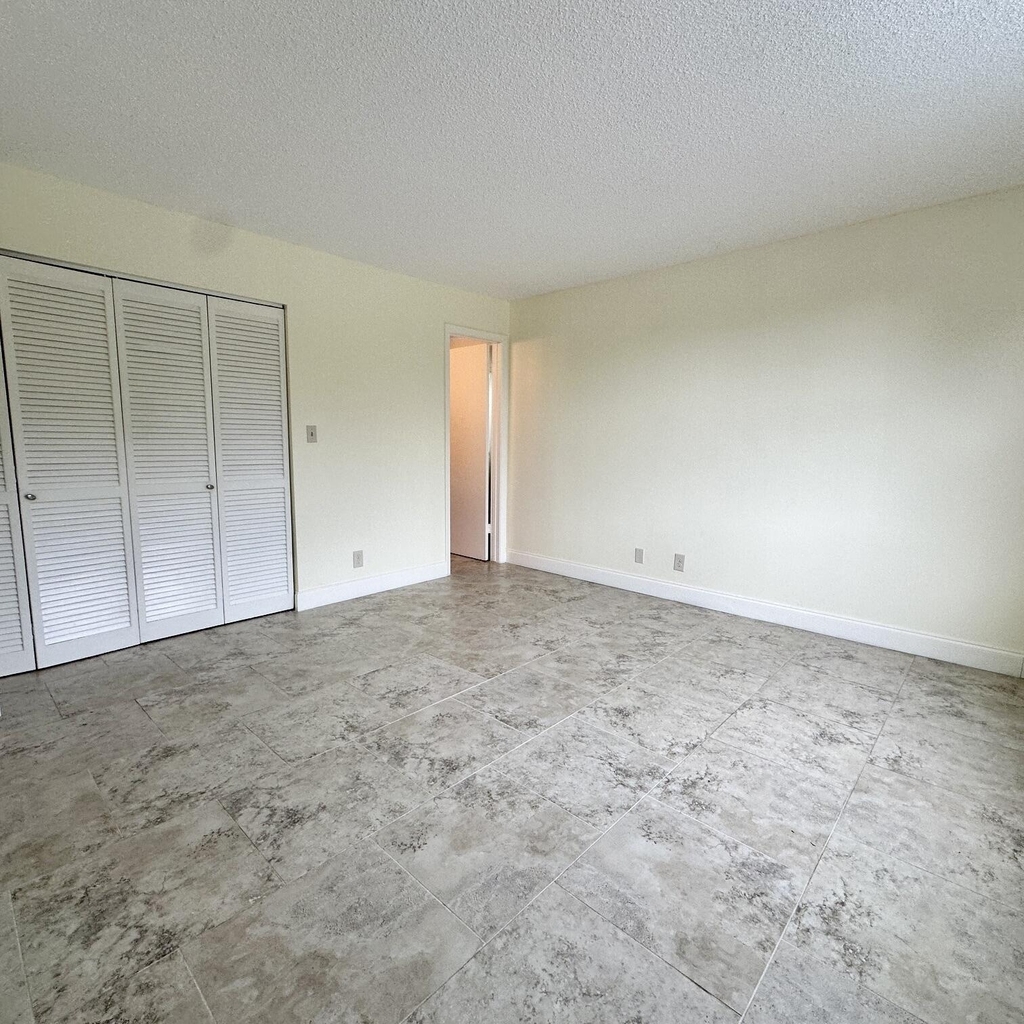 1800 N Andrews Avenue - Photo 11