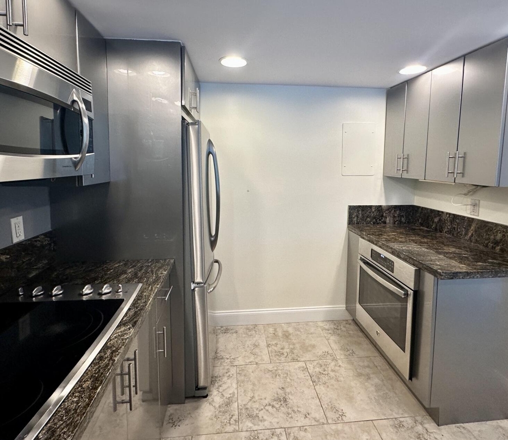 1800 N Andrews Avenue - Photo 2