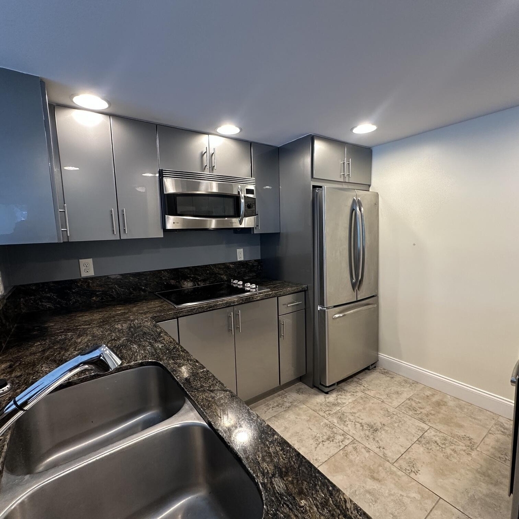 1800 N Andrews Avenue - Photo 3