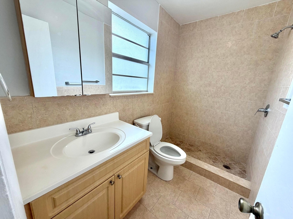 915 Ne 8th Street - Photo 9