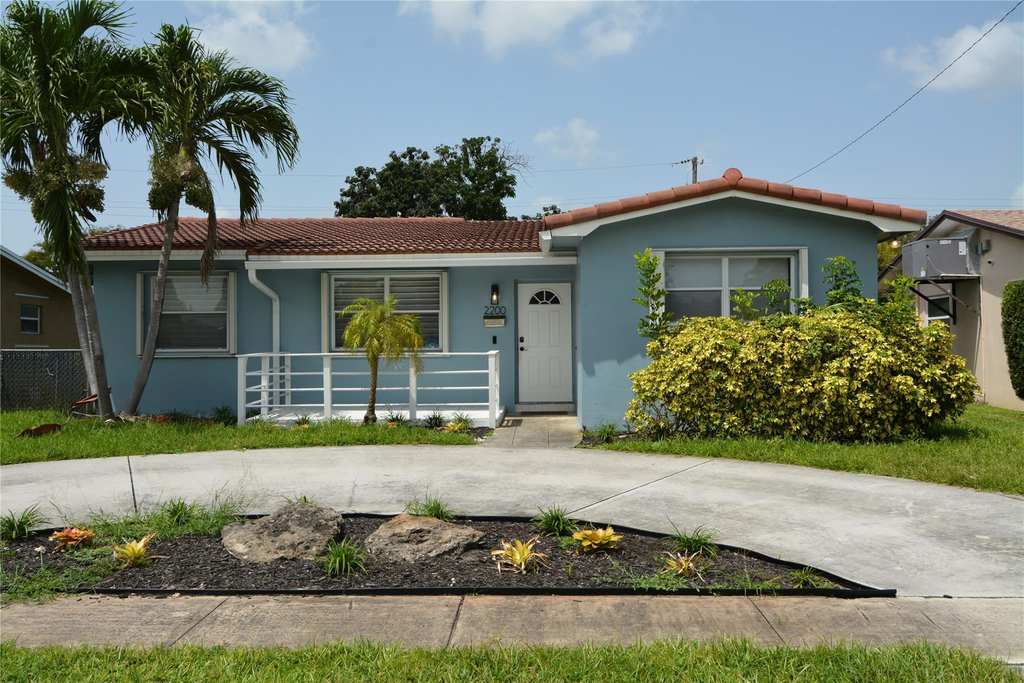 2200 N 47th Avenue - Photo 0