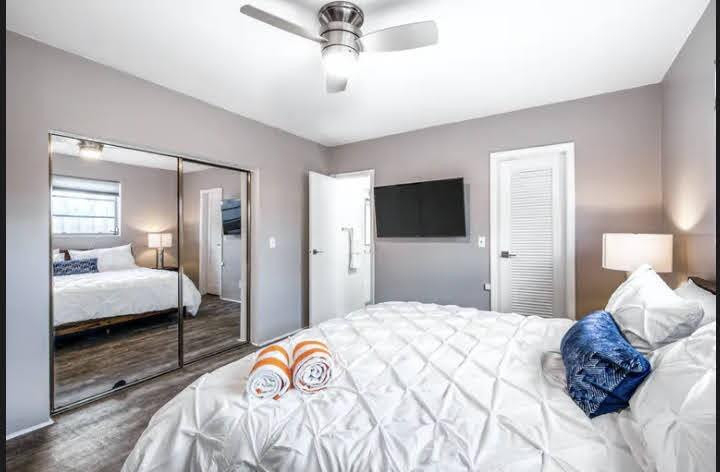 2200 N 47th Avenue - Photo 9