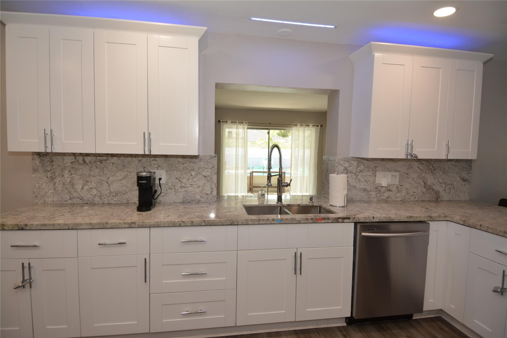 3840 N 42nd Terrace - Photo 4