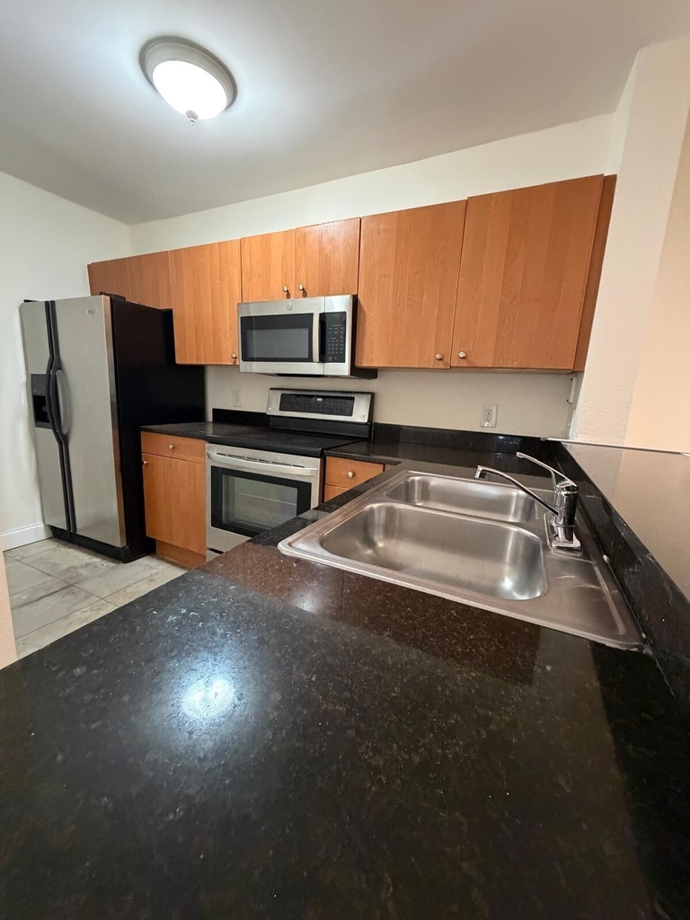 1825 Palm Cove Boulevard - Photo 3