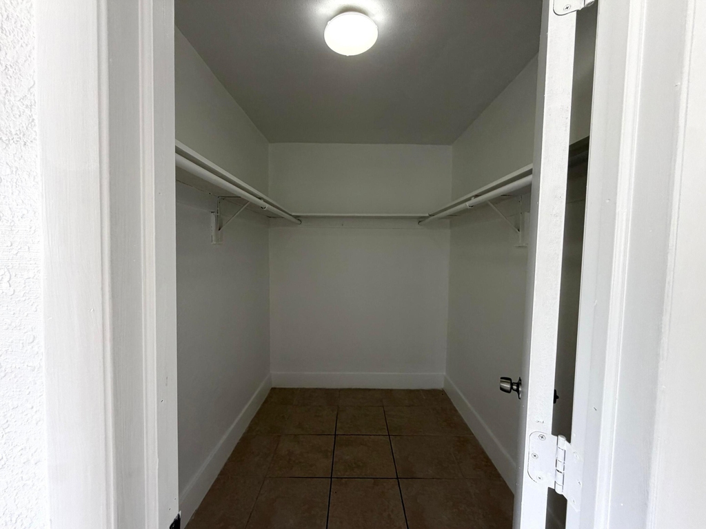 2127 Davie Boulevard - Photo 10