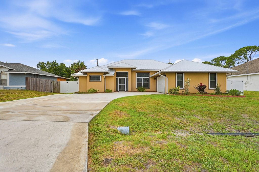 1280 Sw Kalevala Drive - Photo 0