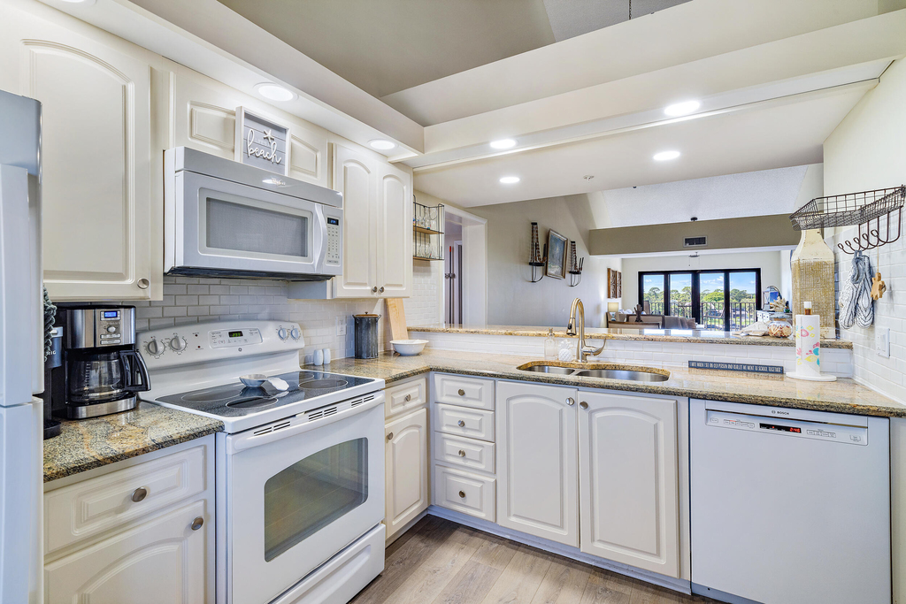 1701 Marina Isle Way - Photo 6