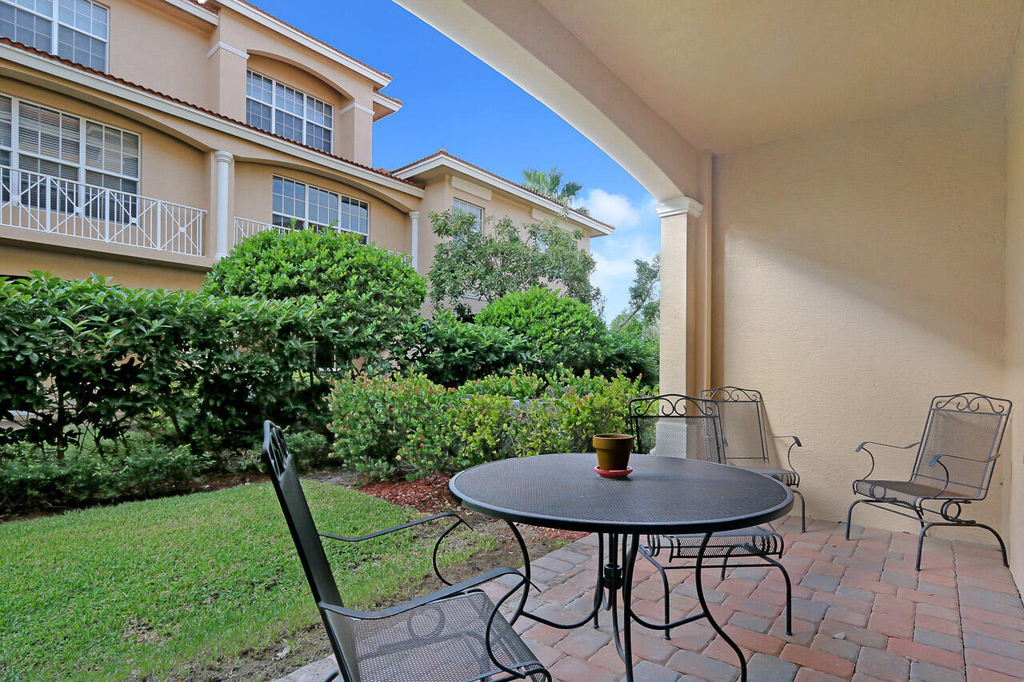 4711 Artesa Way E - Photo 1
