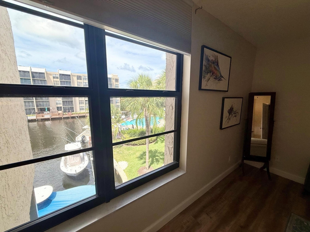 11 Royal Palm Way - Photo 9