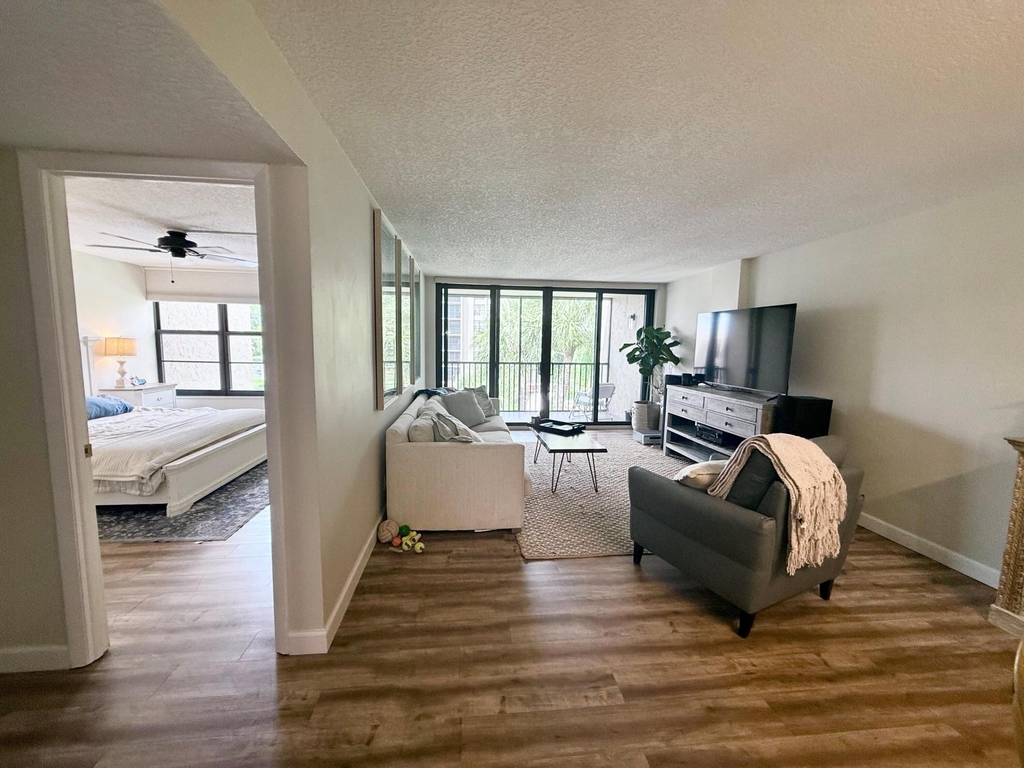 11 Royal Palm Way - Photo 13