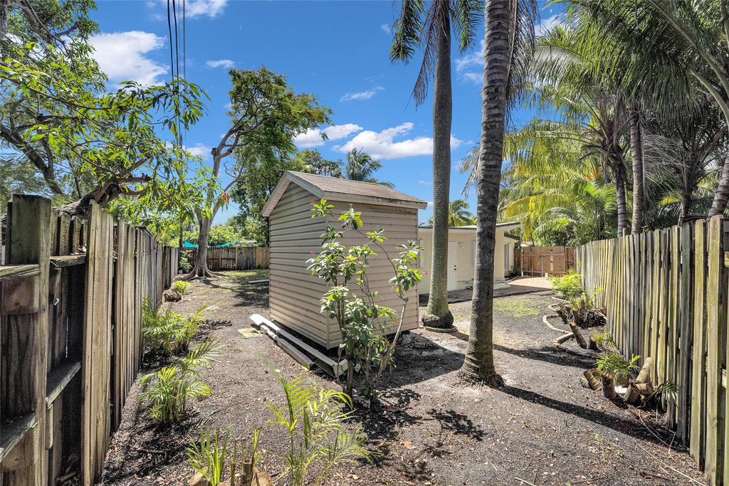 812 Ne 4th Avenue - Photo 16