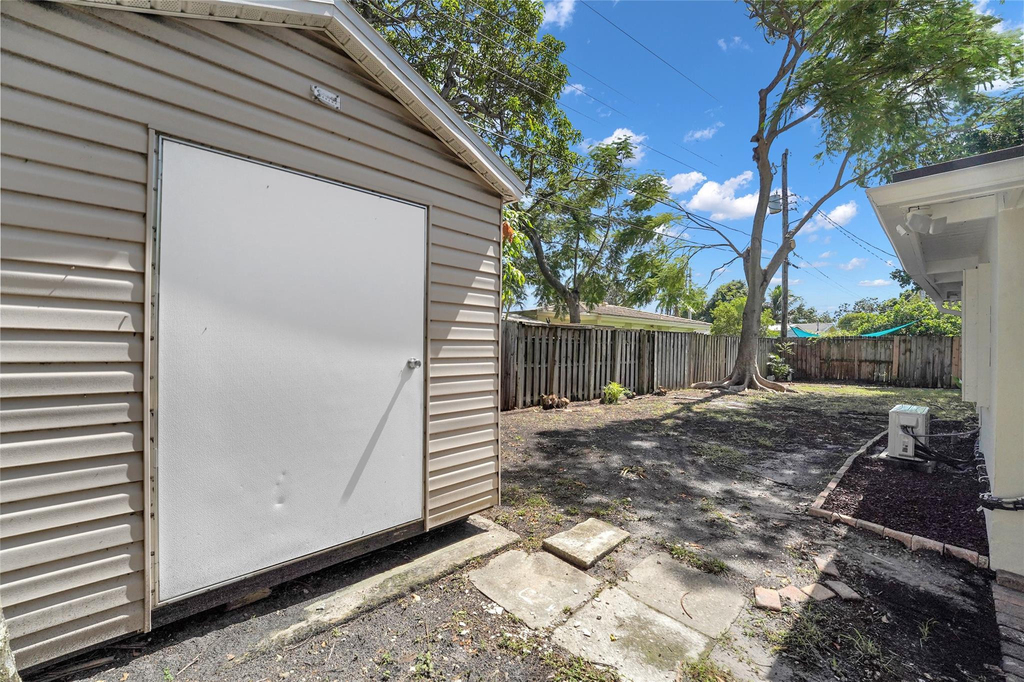 812 Ne 4th Avenue - Photo 38