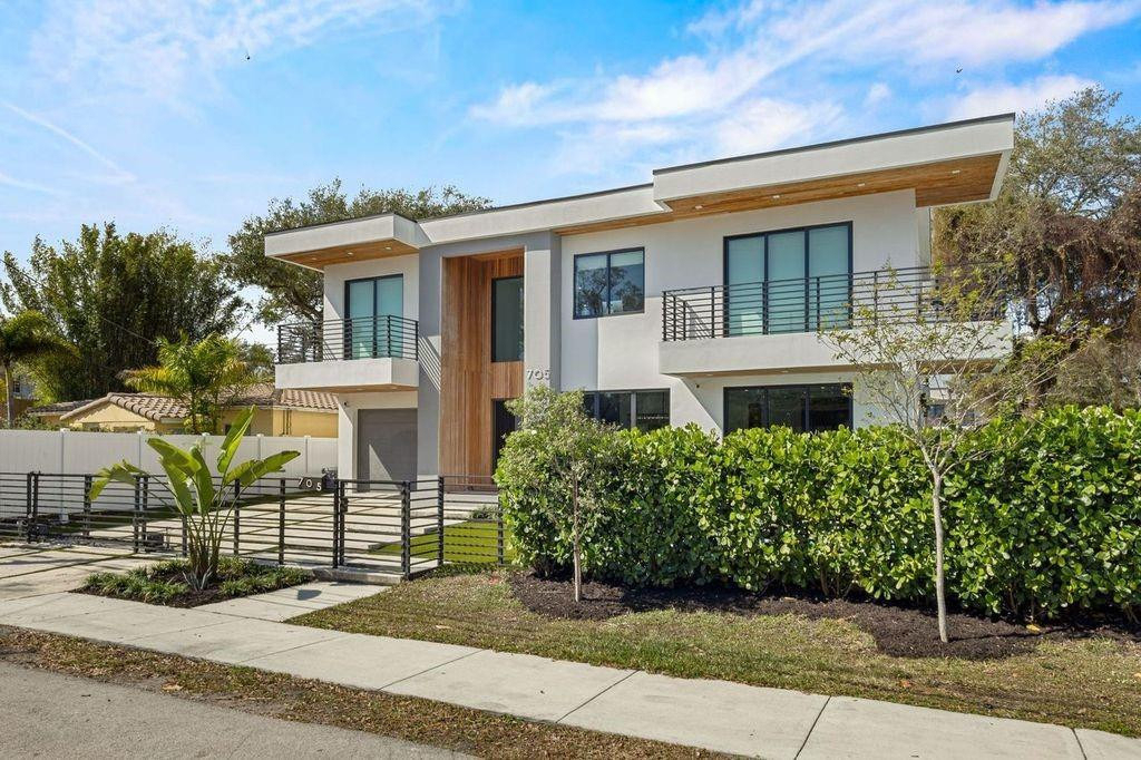 705 Sw 8th Terrace - Photo 2
