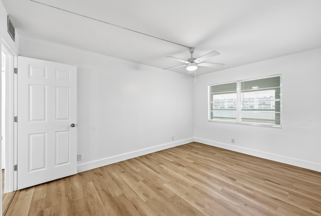 1043 Cornwall C - Photo 29