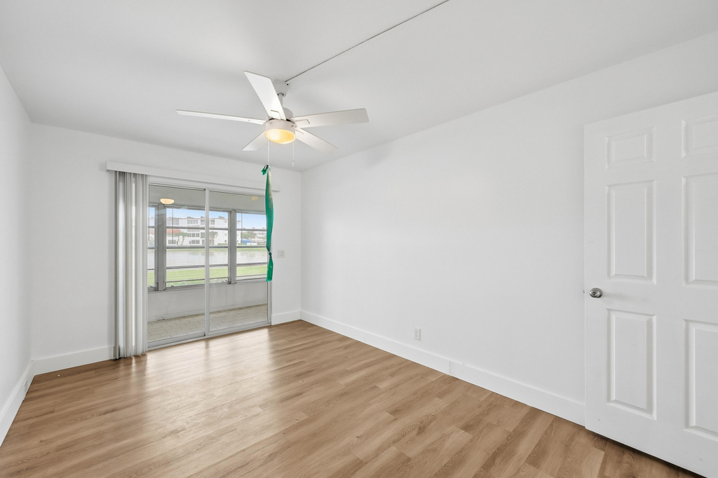 1043 Cornwall C - Photo 25