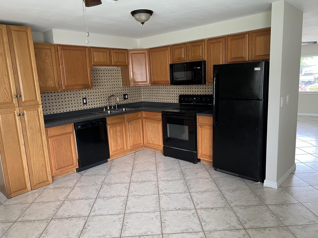9432 Sw 52nd Court - Photo 12