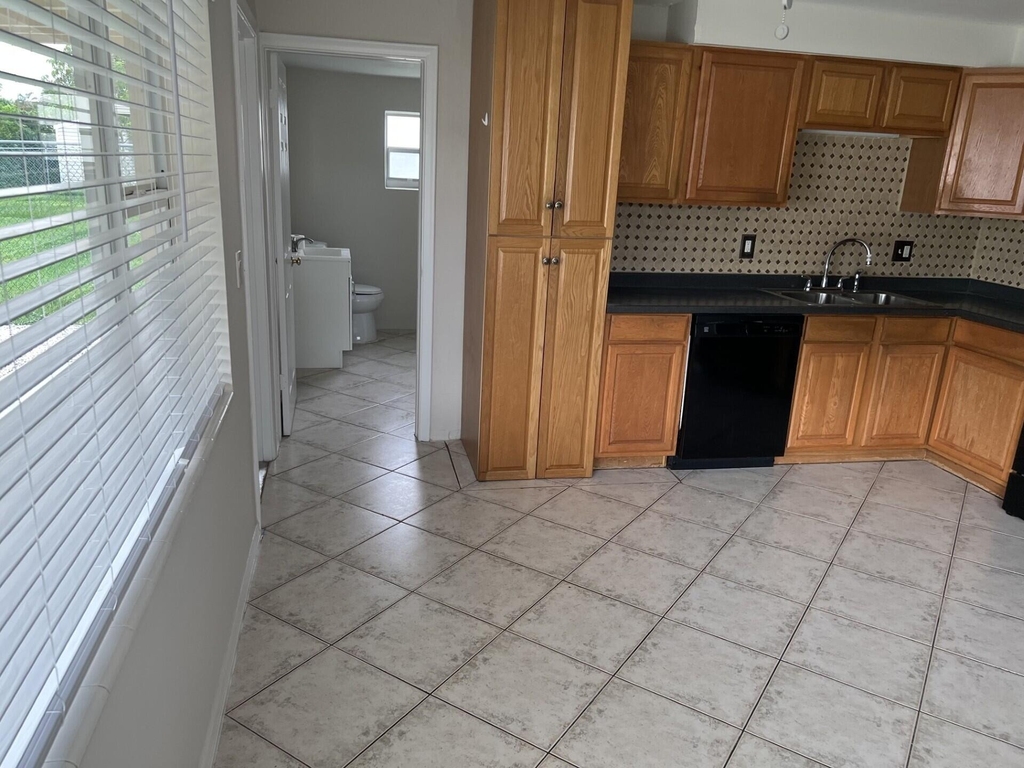 9432 Sw 52nd Court - Photo 13